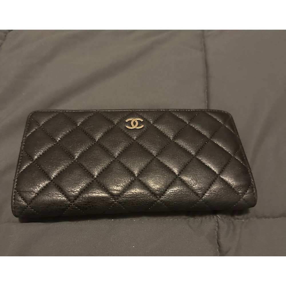 CH106 Chanel wallet